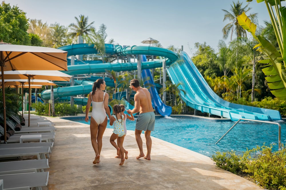 Dreams Royal Beach Punta Cana - All Inclusive — Swimming pool in Bavaro, La Altagracia