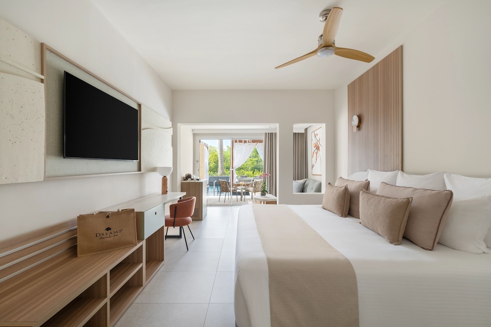 Dreams Royal Beach Punta Cana - All Inclusive — Hotel rooms in Bavaro, La Altagracia