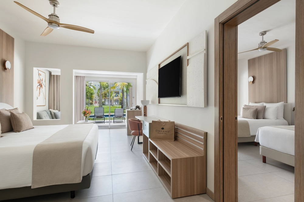Dreams Royal Beach Punta Cana - All Inclusive — Hotel rooms in Bavaro, La Altagracia