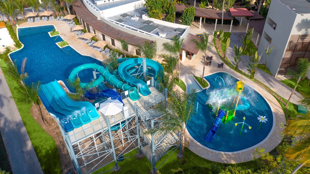 Dreams Royal Beach Punta Cana - All Inclusive — Swimming pool in Bavaro, La Altagracia
