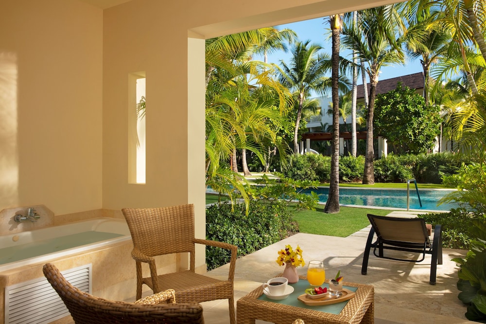 Dreams Royal Beach Punta Cana - All Inclusive — Swimming pool in Bavaro, La Altagracia