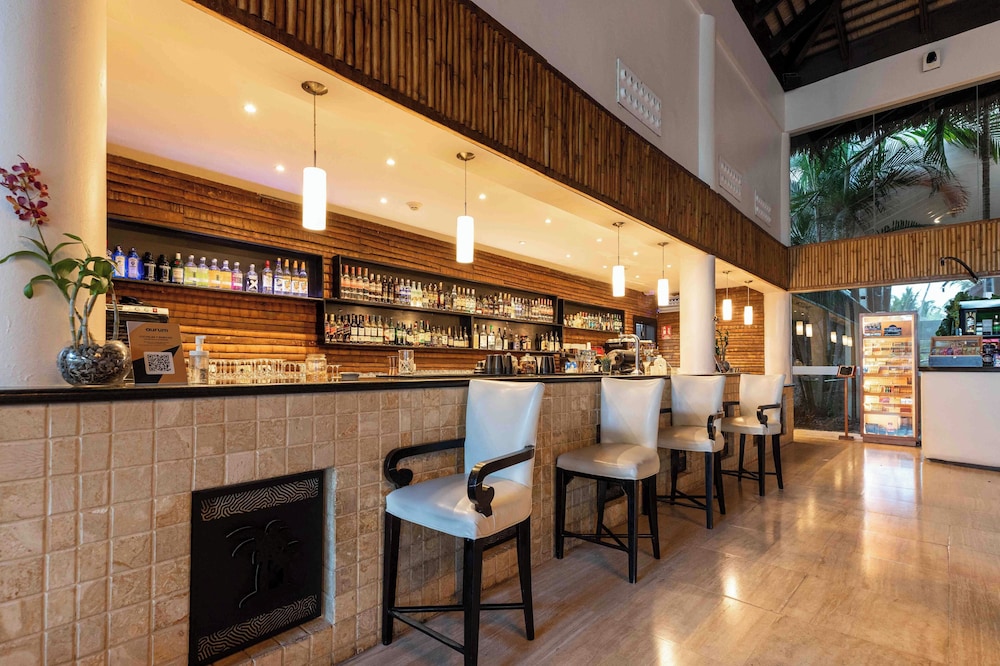 TRS Turquesa Hotel - Adults Only - All Inclusive — Restaurant & bars in Bavaro, La Altagracia