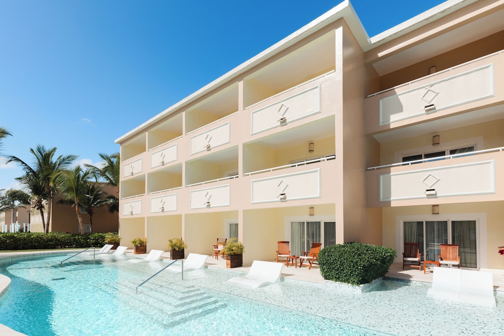 TRS Turquesa Hotel - Adults Only - All Inclusive — Hotel building in Bavaro, La Altagracia