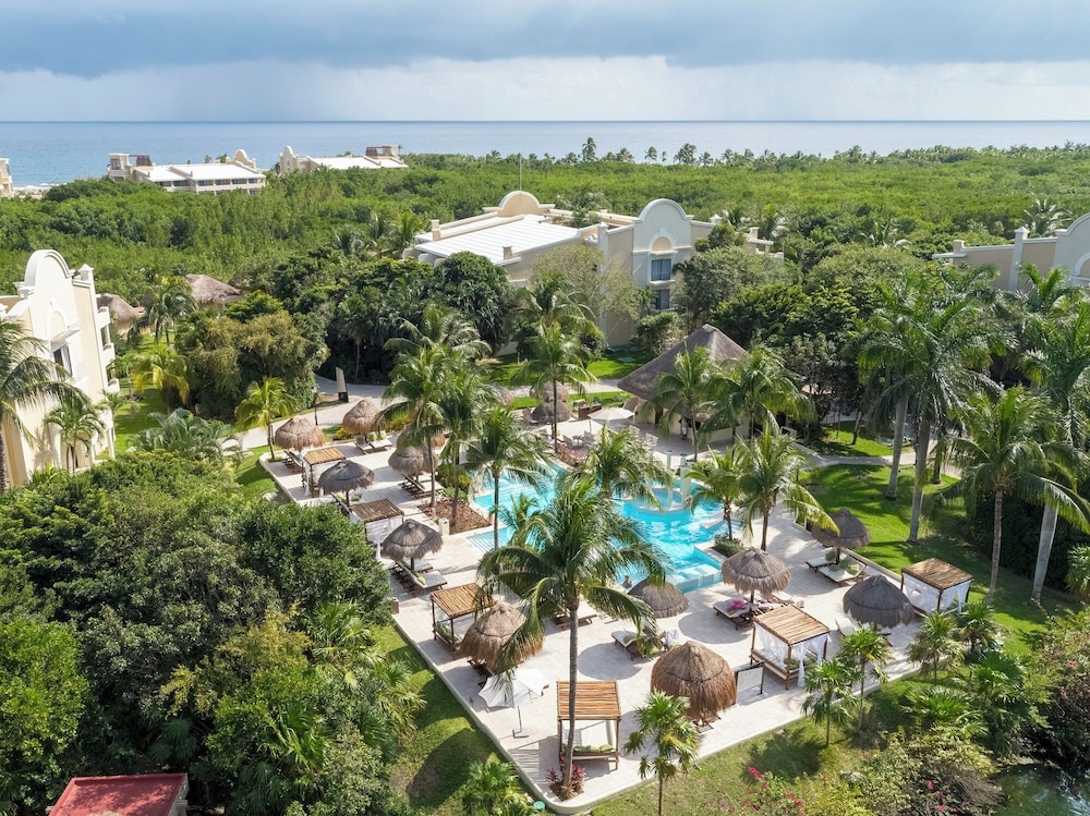 TRS Turquesa Hotel - Adults Only - All Inclusive — Swimming pool in Bavaro, La Altagracia