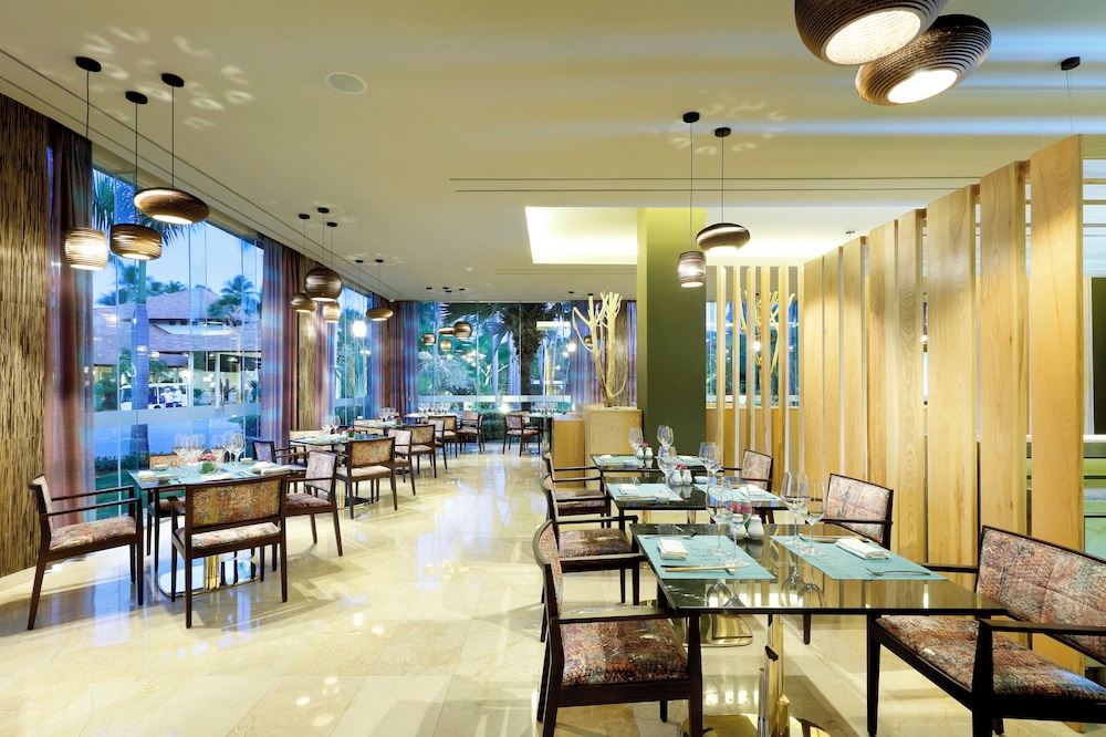 TRS Turquesa Hotel - Adults Only - All Inclusive — Restaurant & bars in Bavaro, La Altagracia