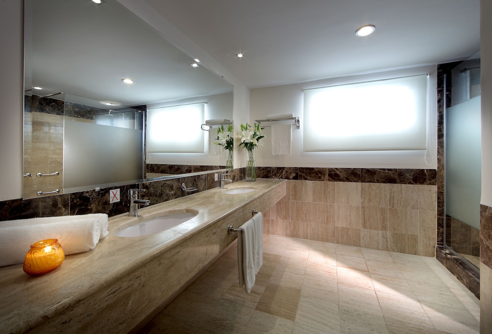 TRS Turquesa Hotel - Adults Only - All Inclusive — Hotel rooms in Bavaro, La Altagracia