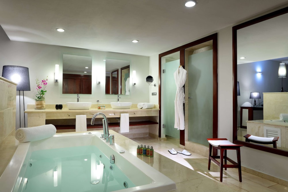 TRS Turquesa Hotel - Adults Only - All Inclusive — Hotel rooms in Bavaro, La Altagracia