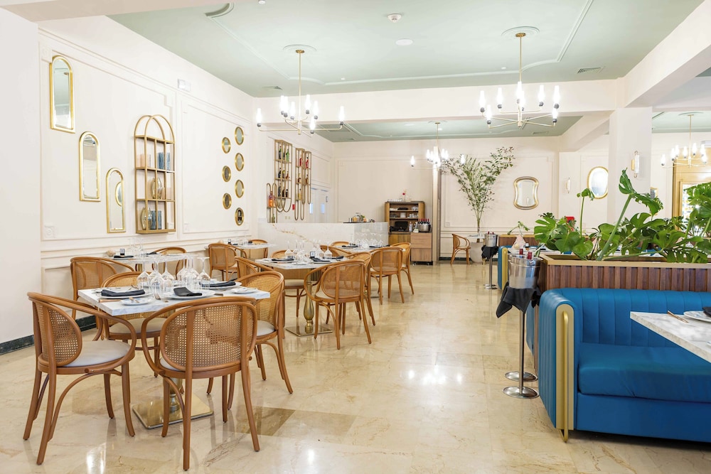 TRS Turquesa Hotel - Adults Only - All Inclusive — Restaurant & bars in Bavaro, La Altagracia