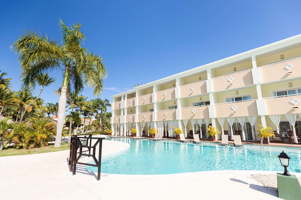 TRS Turquesa Hotel - Adults Only - All Inclusive — Hotel building in Bavaro, La Altagracia