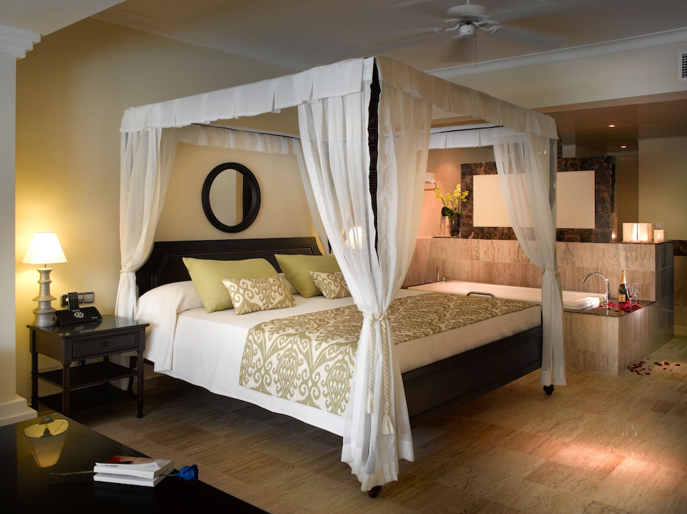 TRS Turquesa Hotel - Adults Only - All Inclusive — Hotel rooms in Bavaro, La Altagracia