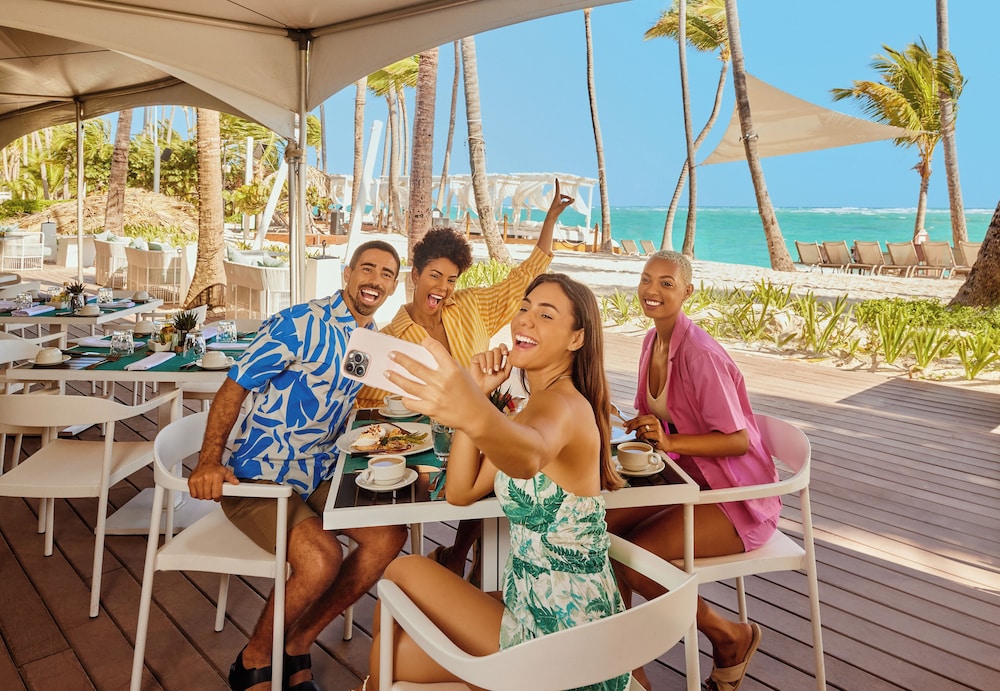 TRS Turquesa Hotel - Adults Only - All Inclusive — Restaurant & bars in Bavaro, La Altagracia