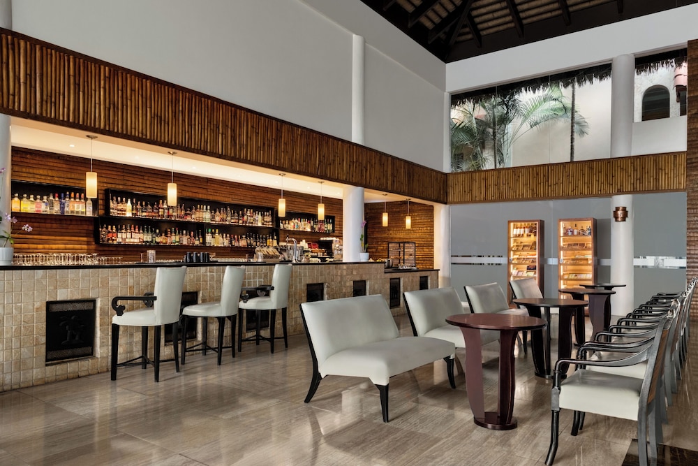 TRS Turquesa Hotel - Adults Only - All Inclusive — Restaurant & bars in Bavaro, La Altagracia
