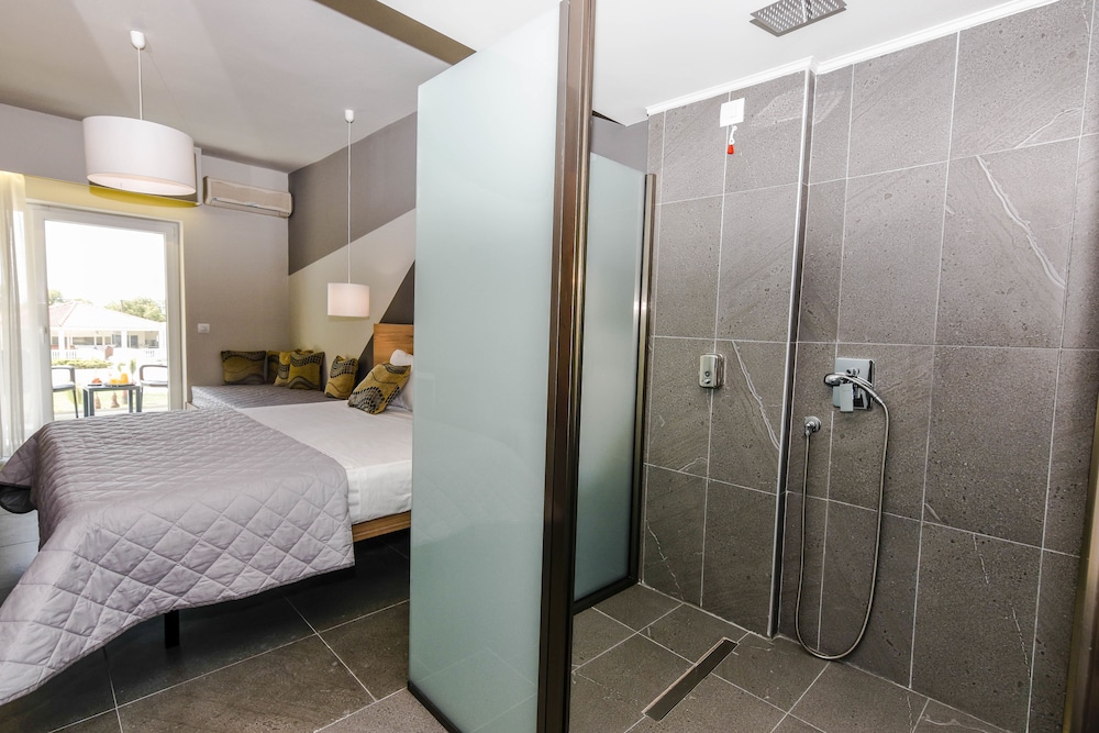 Exotica Hotel — Hotel rooms in Kalamaki (Zakynthos), Ionian Islands
