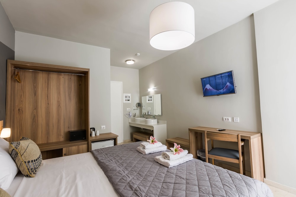 Exotica Hotel — Hotel rooms in Kalamaki (Zakynthos), Ionian Islands