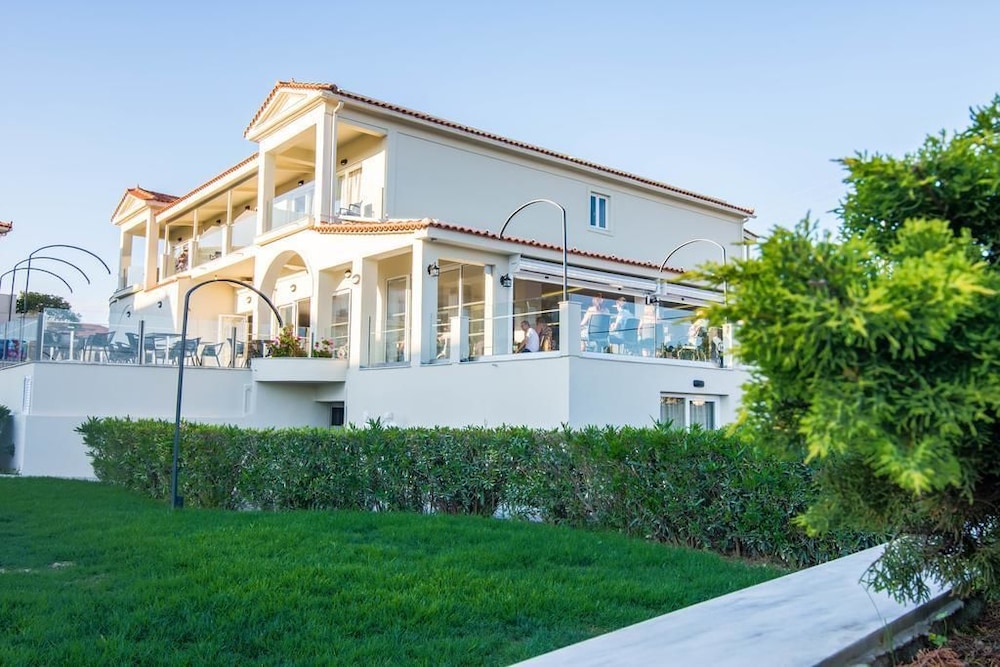 Exotica Hotel — Hotel building in Kalamaki (Zakynthos), Ionian Islands