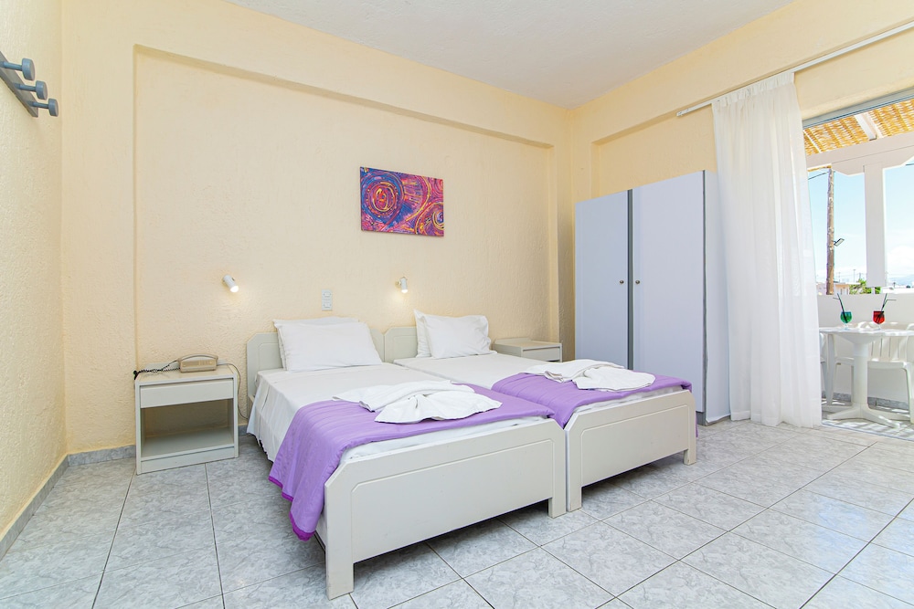 Hotel Triton — Hotel rooms in Malia