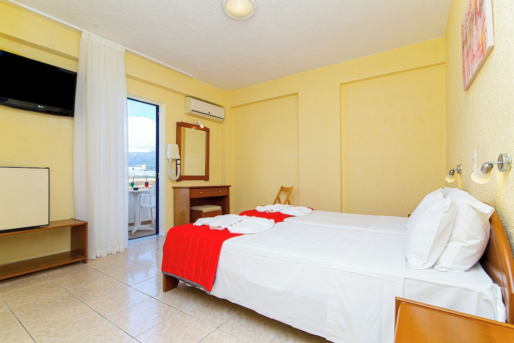 Hotel Triton — Hotel rooms in Malia