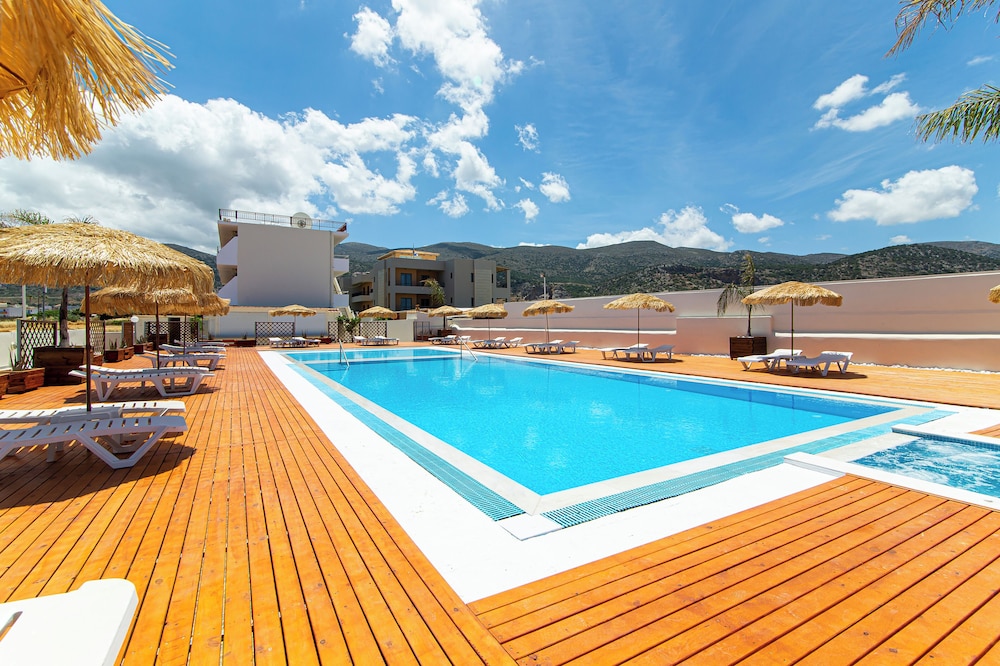 Hotel Triton — Swimming pool in Malia