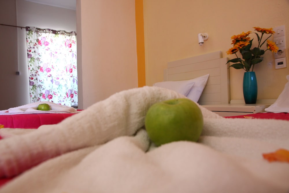 Hotel Triton — Hotel rooms in Malia