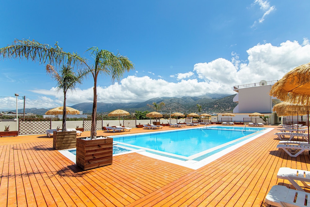 Hotel Triton — Swimming pool in Malia