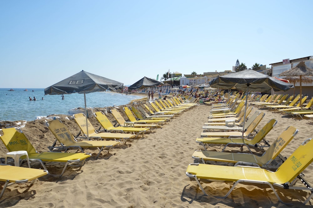 Hotel Triton — Beach in Malia