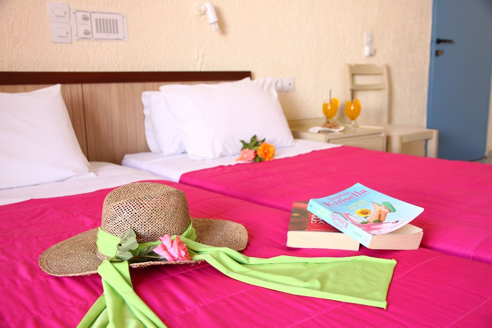 Hotel Triton — Hotel rooms in Malia