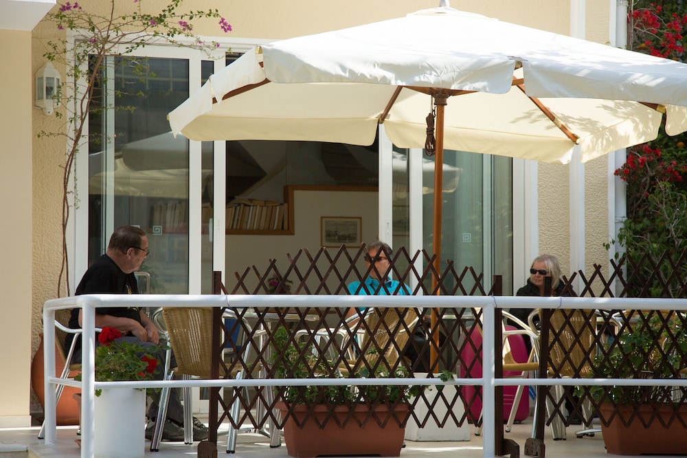 International Hotel — Restaurant & bars in Rhodes Town, South Aegean