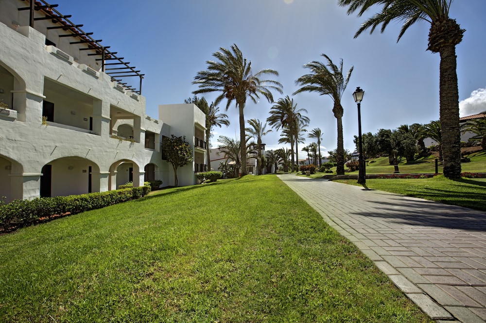 TUI MAGIC LIFE Fuerteventura — Hotel building in Esquinzo, Canary Islands