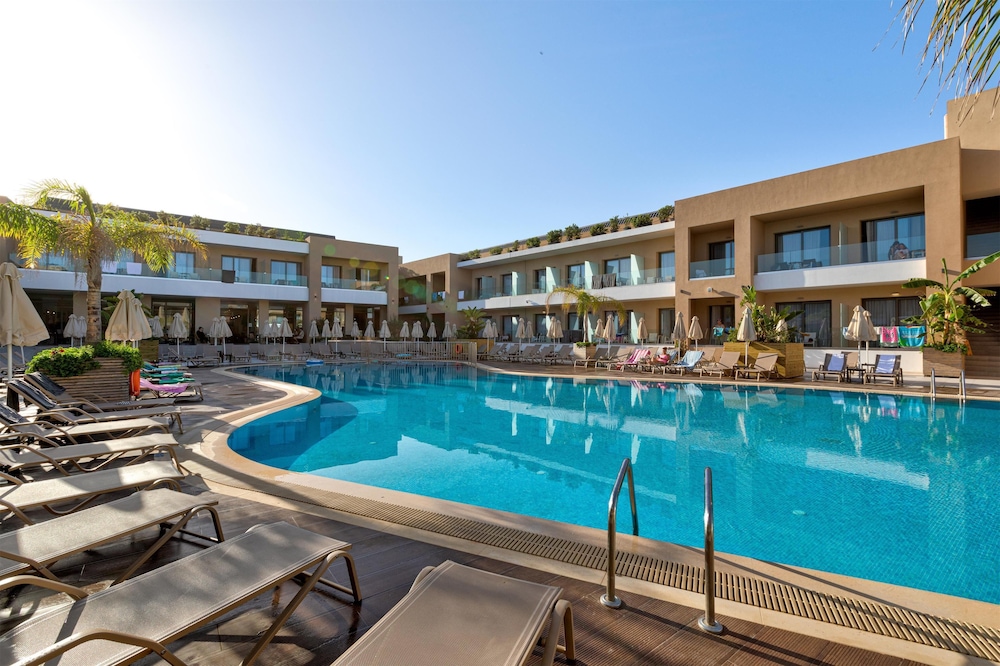 White Olive Elite Laganas - All Inclusive — Swimming pool in Laganas, Ionian Islands