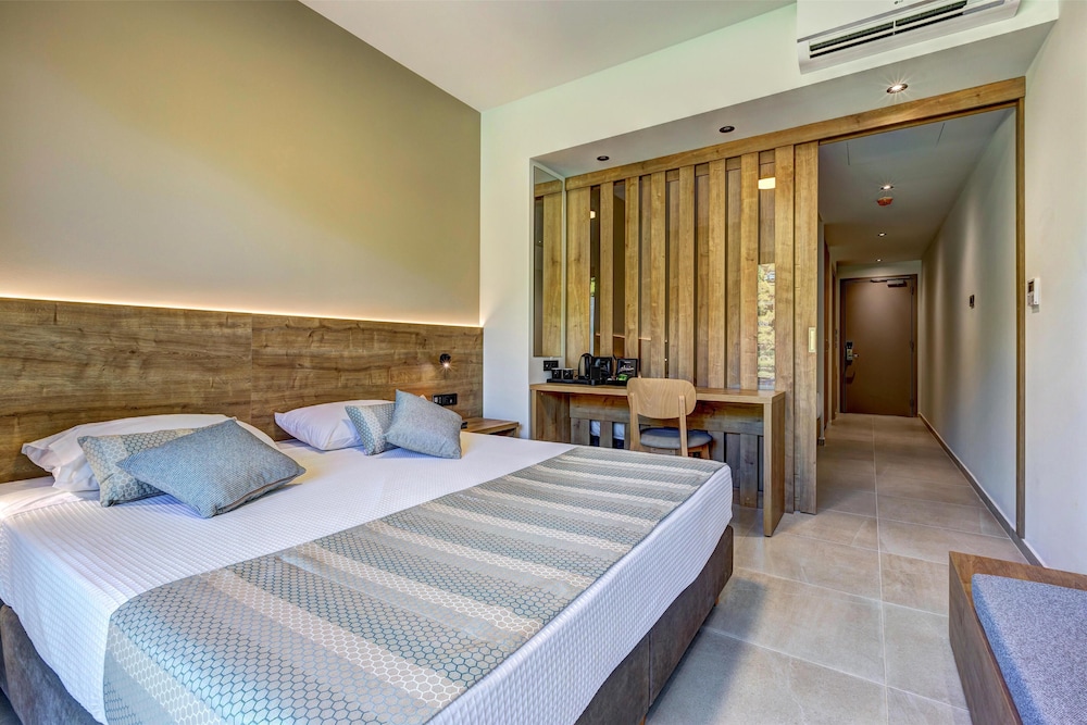 White Olive Elite Laganas - All Inclusive — Hotel rooms in Laganas, Ionian Islands