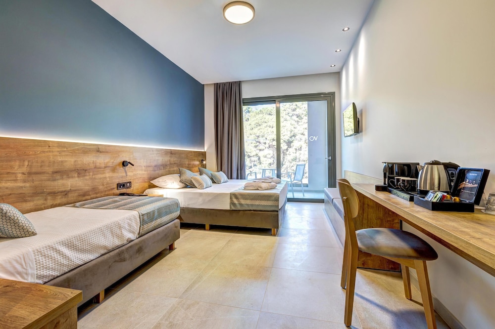 White Olive Elite Laganas - All Inclusive — Hotel rooms in Laganas, Ionian Islands