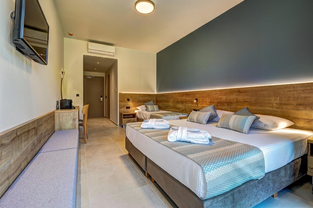 White Olive Elite Laganas - All Inclusive — Hotel rooms in Laganas, Ionian Islands