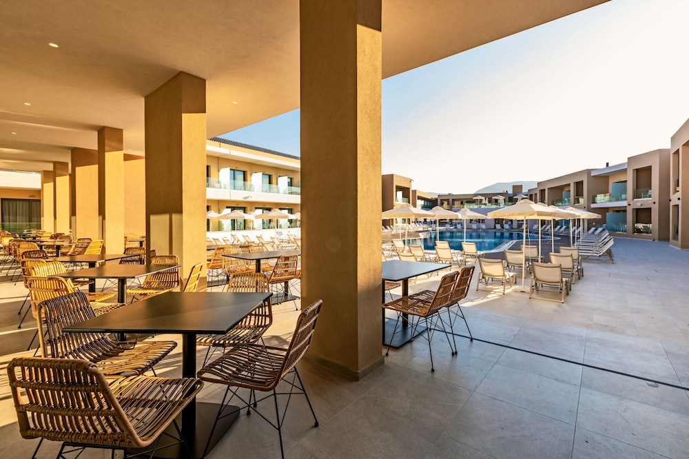 White Olive Elite Laganas - All Inclusive — Swimming pool in Laganas, Ionian Islands