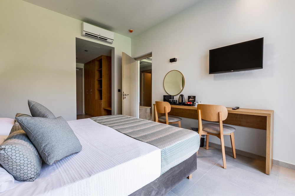 White Olive Elite Laganas - All Inclusive — Hotel rooms in Laganas, Ionian Islands
