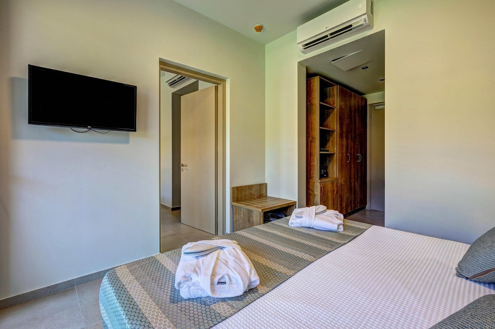 White Olive Elite Laganas - All Inclusive — Hotel rooms in Laganas, Ionian Islands