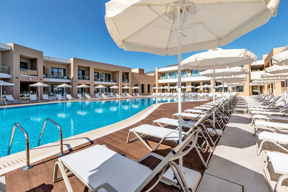 White Olive Elite Laganas - All Inclusive — Swimming pool in Laganas, Ionian Islands