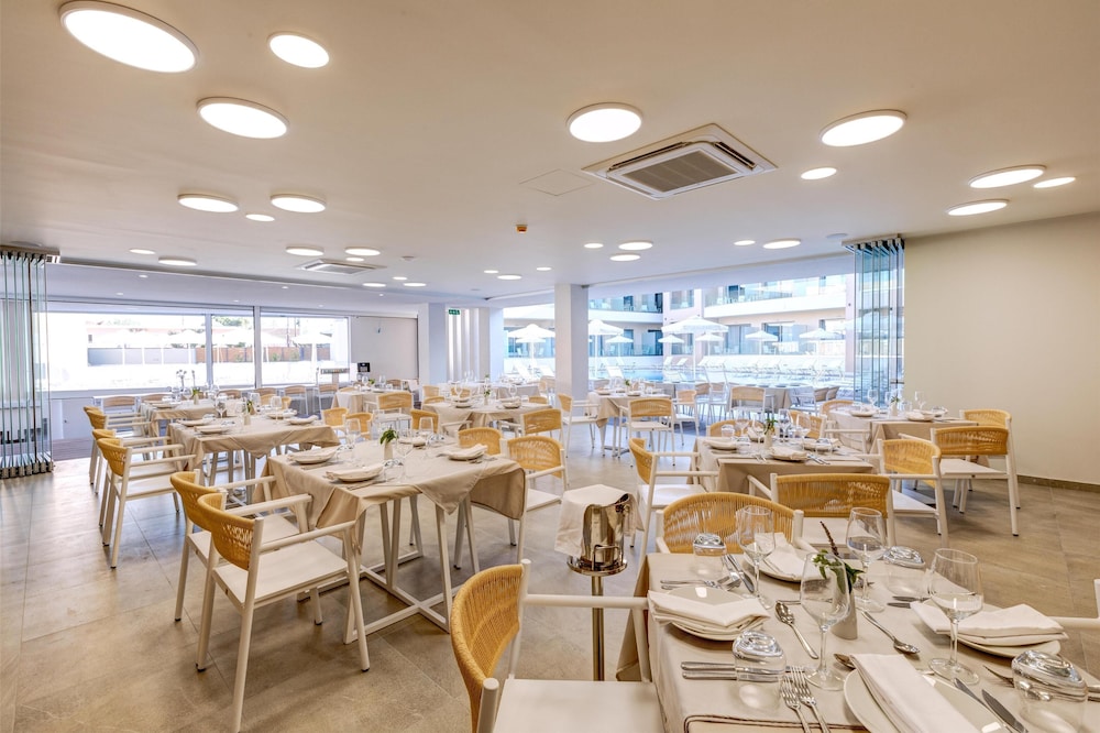 White Olive Elite Laganas - All Inclusive — Restaurant & bars in Laganas, Ionian Islands
