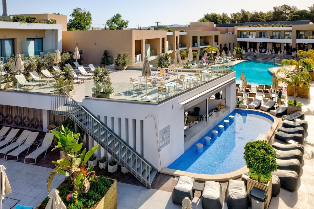 White Olive Elite Laganas - All Inclusive — Swimming pool in Laganas, Ionian Islands