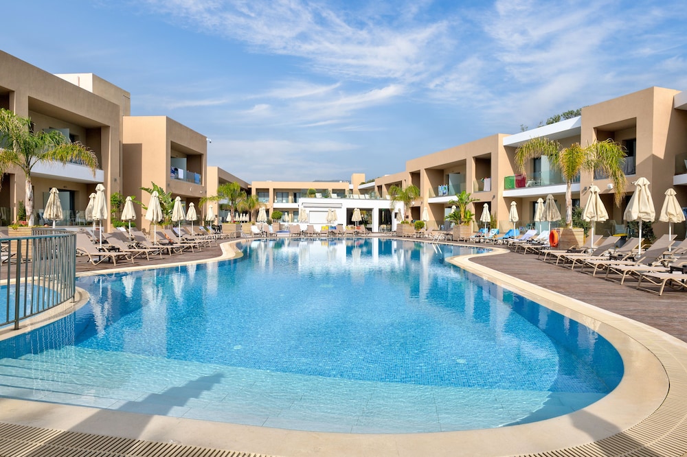 White Olive Elite Laganas - All Inclusive — Swimming pool in Laganas, Ionian Islands