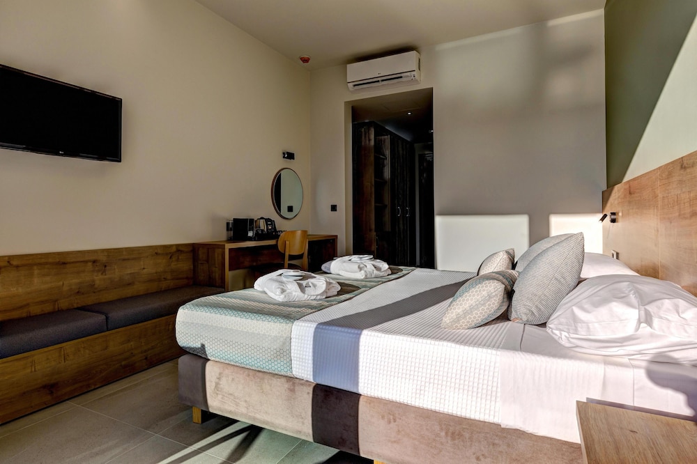 White Olive Elite Laganas - All Inclusive — Hotel rooms in Laganas, Ionian Islands