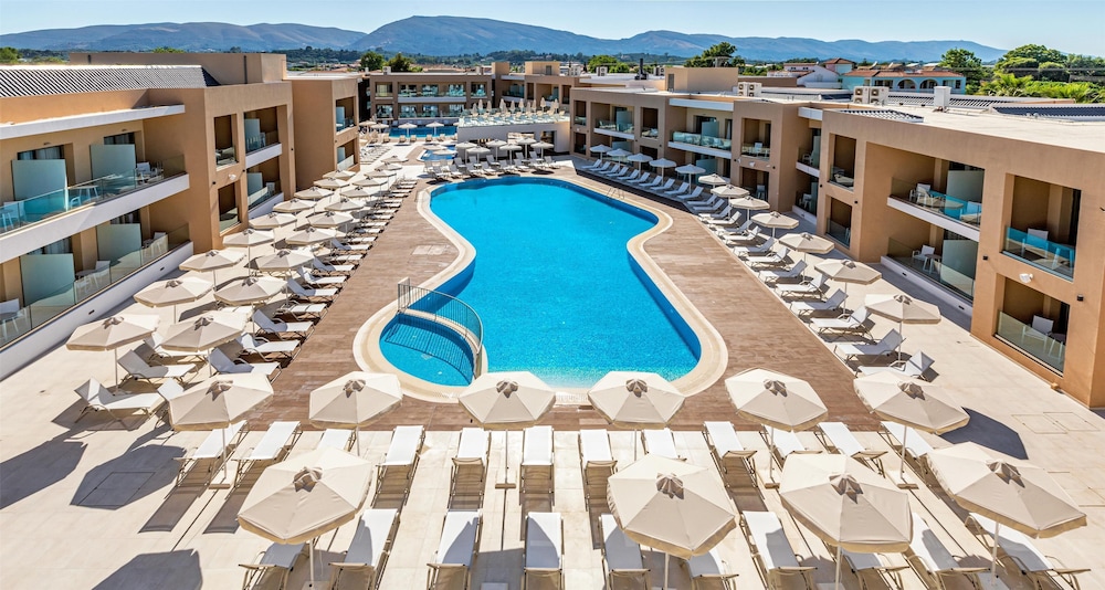 White Olive Elite Laganas - All Inclusive — Swimming pool in Laganas, Ionian Islands