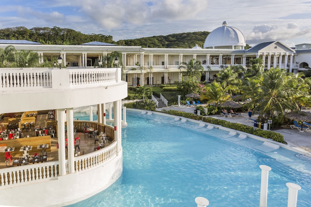 Grand Palladium Jamaica Resort & Spa All Inclusive — Swimming pool in Lucea