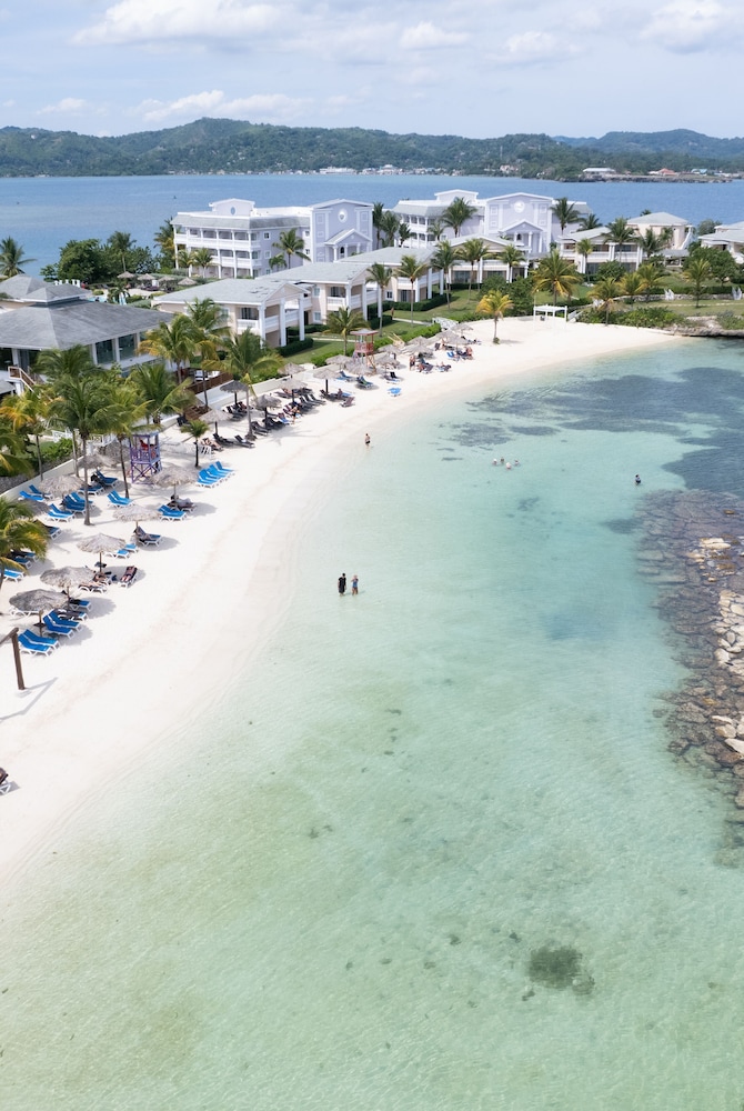 Grand Palladium Jamaica Resort & Spa All Inclusive — Beach in Lucea