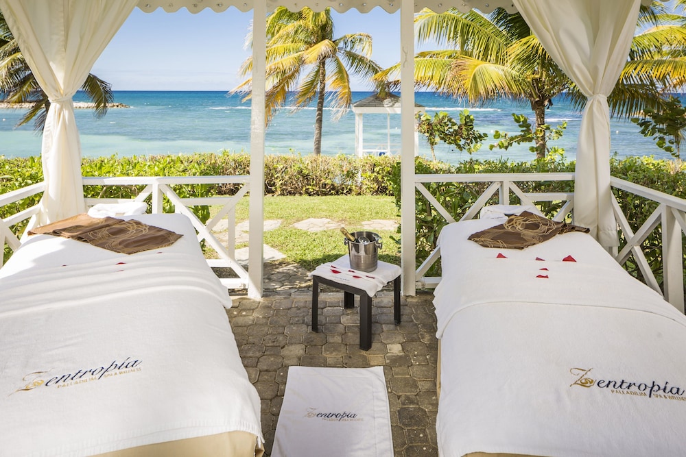 Grand Palladium Jamaica Resort & Spa All Inclusive — Beach in Lucea