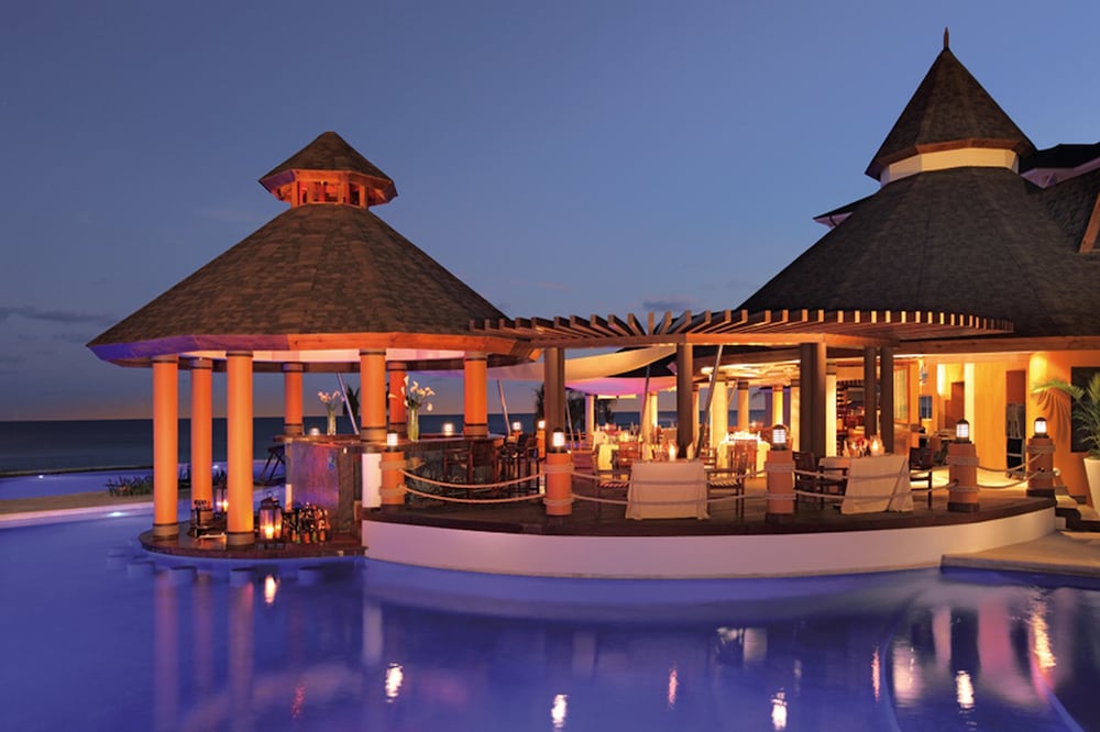 Secrets St. James Montego Bay - Luxury - Adults Only - All Inclusive — Restaurant & bars in Montego Bay