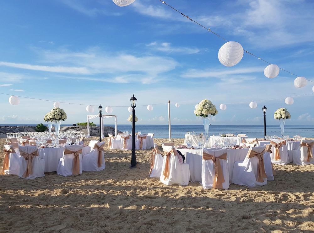 Secrets St. James Montego Bay - Luxury - Adults Only - All Inclusive — Beach in Montego Bay