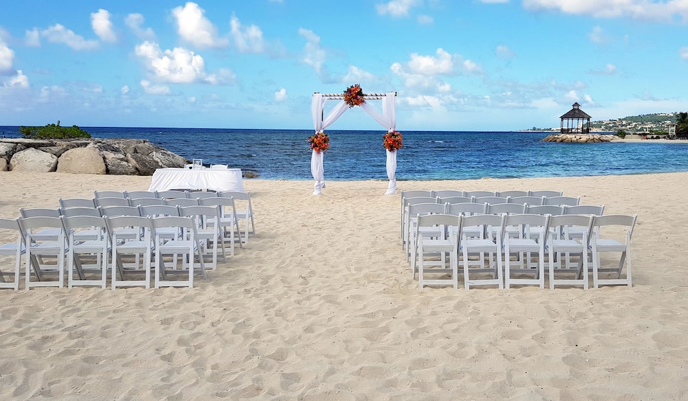 Secrets St. James Montego Bay - Luxury - Adults Only - All Inclusive — Beach in Montego Bay