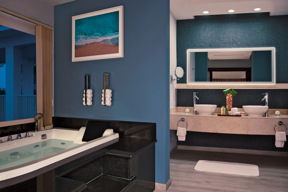 Secrets St. James Montego Bay - Luxury - Adults Only - All Inclusive — Hotel rooms in Montego Bay