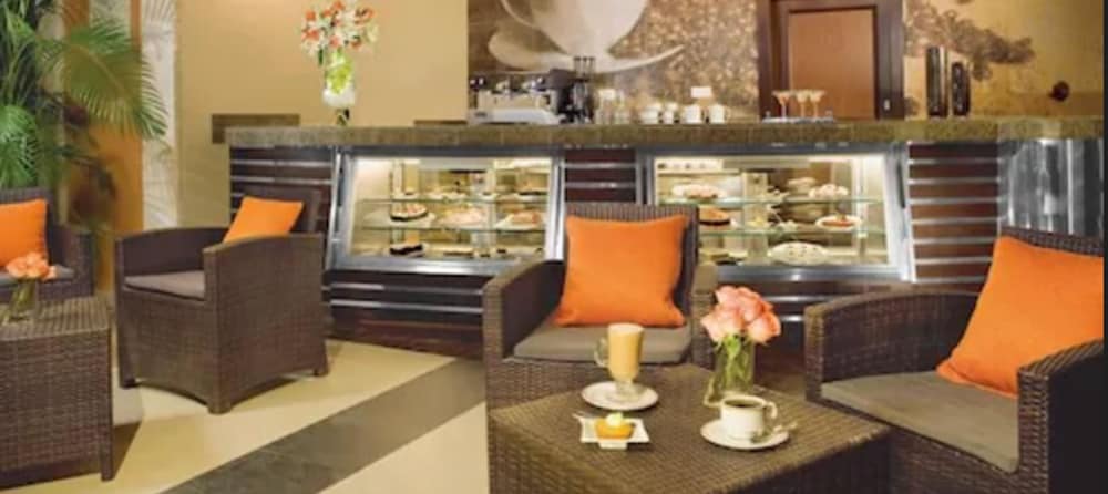 Secrets St. James Montego Bay - Luxury - Adults Only - All Inclusive — Restaurant & bars in Montego Bay