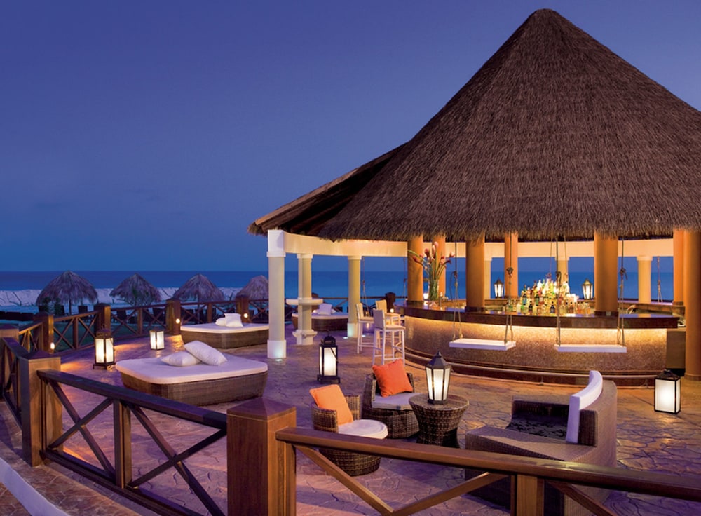 Secrets St. James Montego Bay - Luxury - Adults Only - All Inclusive — Restaurant & bars in Montego Bay